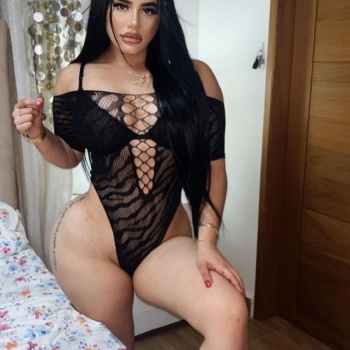 Estrella venezolana con ganas de todo, Elche