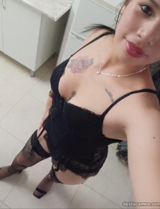 Linda latina muy maja