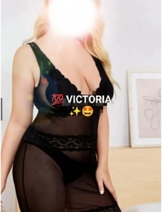 Novedad victoria atractiva cariñosa