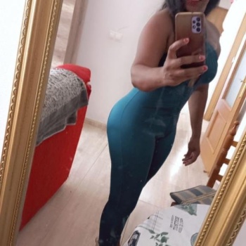 Escort morena con grandes xtributos para que te deleites!!, Benidorm