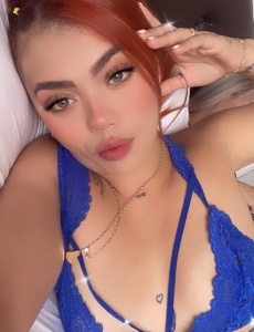 Mariana y encantadora dispuesta a