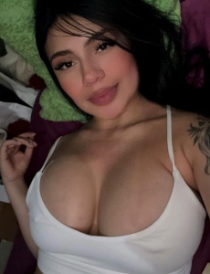 Jovencita bella y sensual dispuesta a cumplir tus deseos