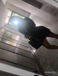 Chica no profesional dispuesta a todo