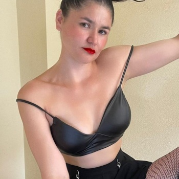 Valeria>>joven guapisima de vacaciones en la ciudad--quiero hacer planes chulos--elche centro-->>>>>>, Elche