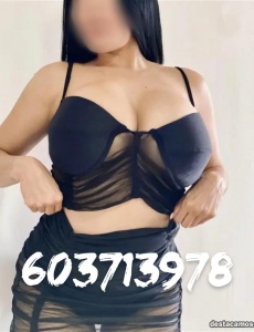Latina entregada.... Bokita muy juguetona para ti