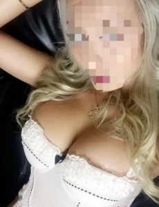Un encanto de escort para deleite