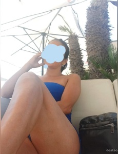 , divertida. Latina
