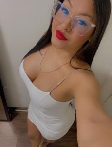 Soy la chica que te llenara de encanto hoy ️