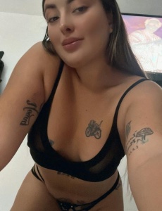 Hola, soy Daniela, una pequeña y  colombiana