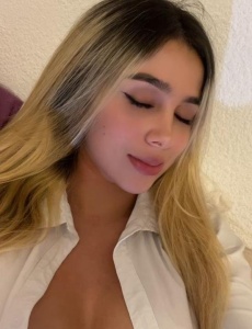 Martina rubia vip Única en benidorm esperando por ti