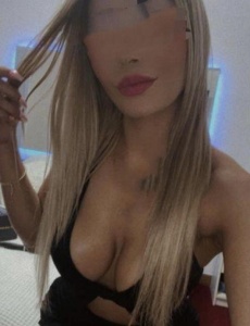 Andrea rubia de lujo colombiana , espectacular