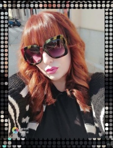 Sofia,todo un encanto de mujer. CariÑosa