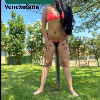Samantha, elegante y lujosa venezolana de 25 años, en elche carrus, Elche