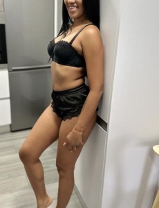 Camila jovencita cariñosa en almería