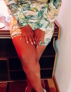 HOLA soy una guapísima chica con curvas de