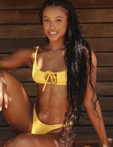 Brazilian brunette in alicante my name is manu