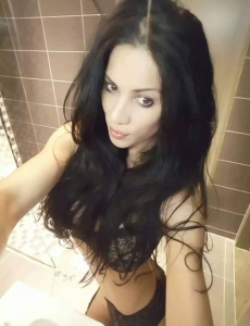 Sara jovencita espaÑola. CariÑosa y festera.