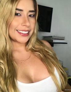 Novedad latina full rubia