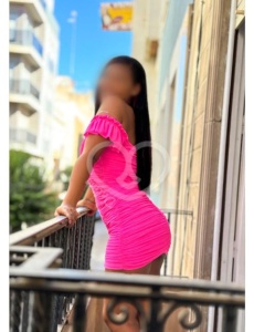Hermosa morena latina