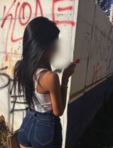 Lorena chilena super delgadita muy simpÁtica