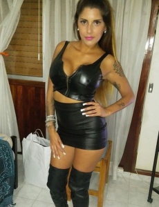 Lola.. Morenaza de infarto!!