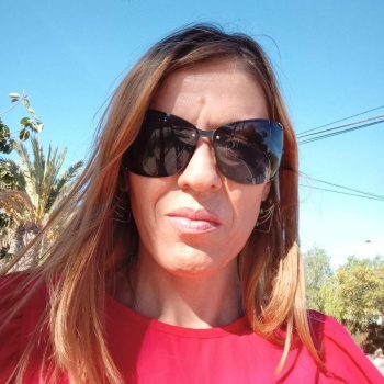 Chica rumana, Elche