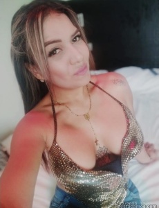 Karolina, preciosa colombiana, en villena