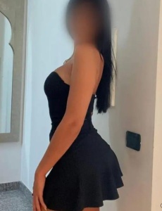 Novedad particular jovencita morena