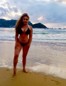 Hermosa latina recién llegada a denia