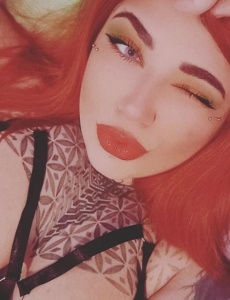 Mujer de 25 años ,acompañante de eventos,clubs ,,cumpleaños