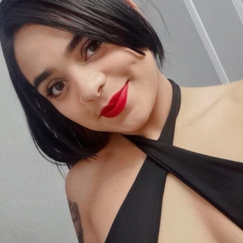 Hermosa latina, Alicante