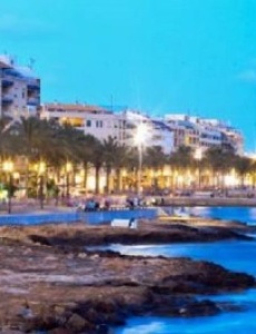 Plaza en torrevieja chica tranquila