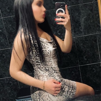 Camila nueva jovencita recién llegada, Alicante