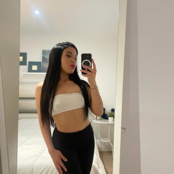 Hola mis amores me llamo camila soy una joven delgada totalmente, Alicante