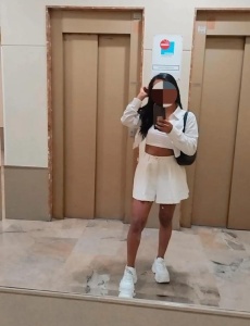Chica amateur trato muy cercano muy cariñosa