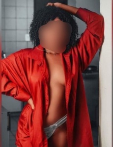 Joven brasileña estudiante fotos reales