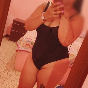 Carla morena guapa de paso por la ciudad, Villena