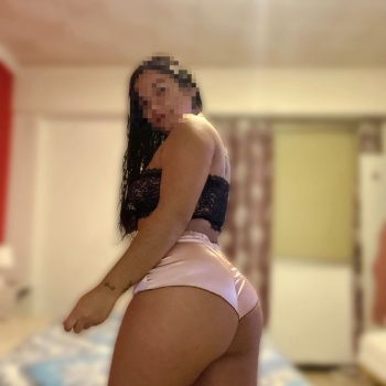 Linda y cachonda morena en elche pueblo, Elche