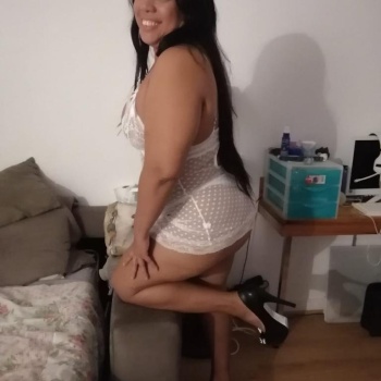 Ven a disfrutar de esta colombiana recien llegada, Elda