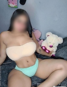 Licy exotica y delicada curvygirl