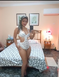 Latina novedad en torre vieja