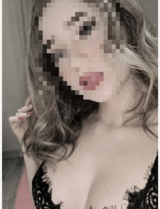 Latina rubia guapa