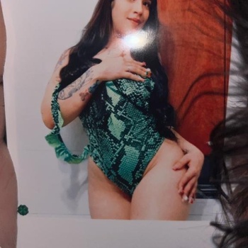 Una hermosa paisa de medellín, Albatera