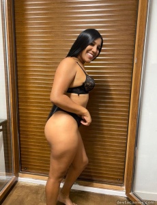 Latina hermosa morena