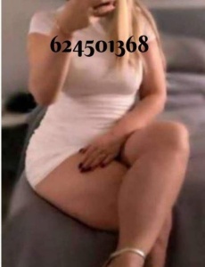 Sandra espectacular rubia con cuerpo top