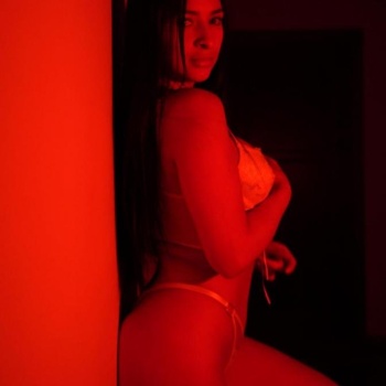 Isabella, Elche