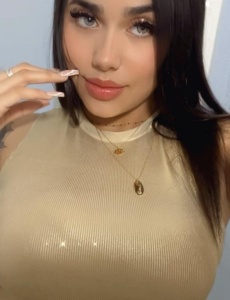 Laura preciosa joven colombiana novedad por calpe