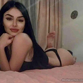 Anna una chica alta delgada morenita joven por benidorm, Benidorm