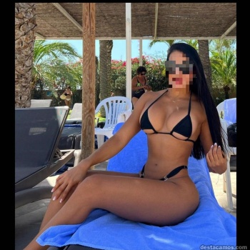 Sara, espectacular latina, Elche