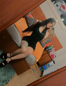 Flaca con un cuerpo hermoso y